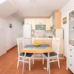 Hektorovic House 3*