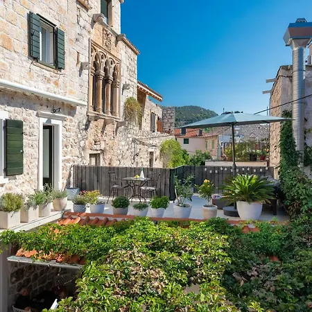 بيت ضيافة Hektorovic House 3*
