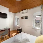 ゲストハウス Hektorovic House 3*