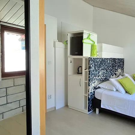 Hektorovic House ゲストハウス フヴァル