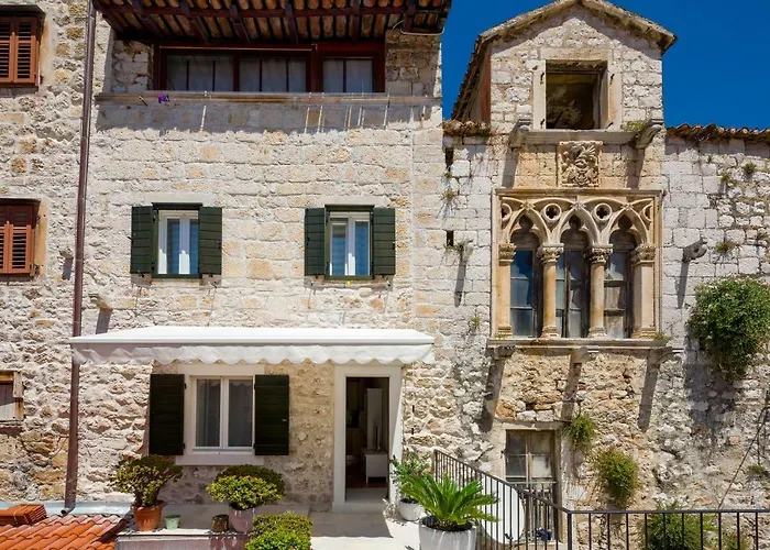 Guest house Hektorovic House 3*