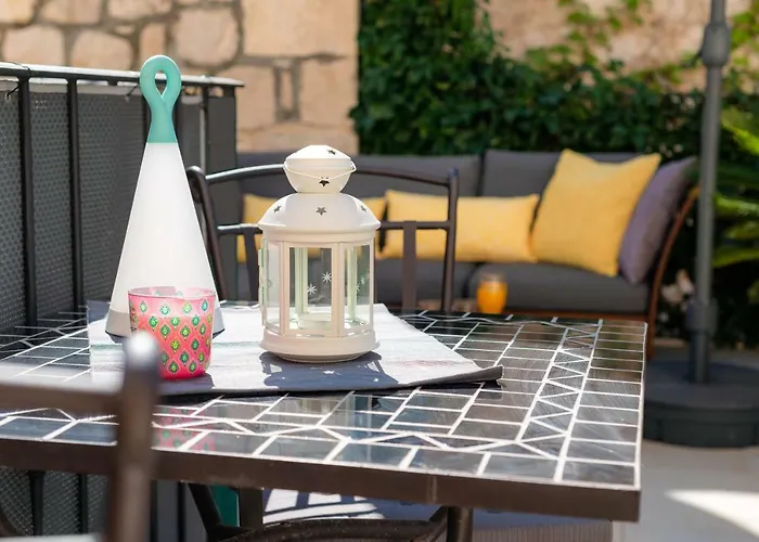 Guest house Hektorovic House 3*