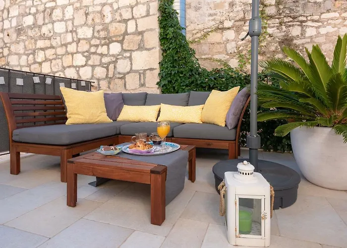 Hektorovic House Guest house 3*