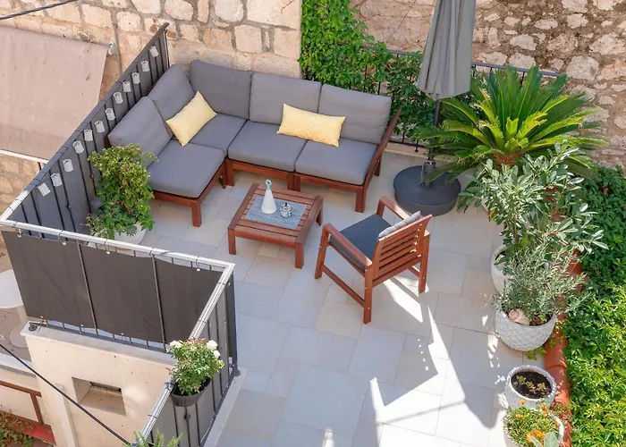 Hektorovic House Guest house 3*