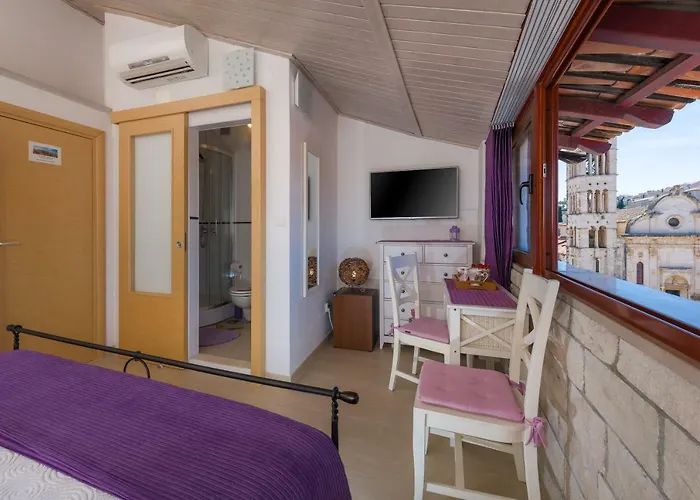 Guest house Hektorovic House 3*