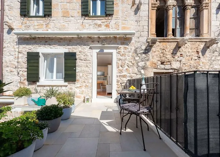 Hektorovic House Guest house 3*